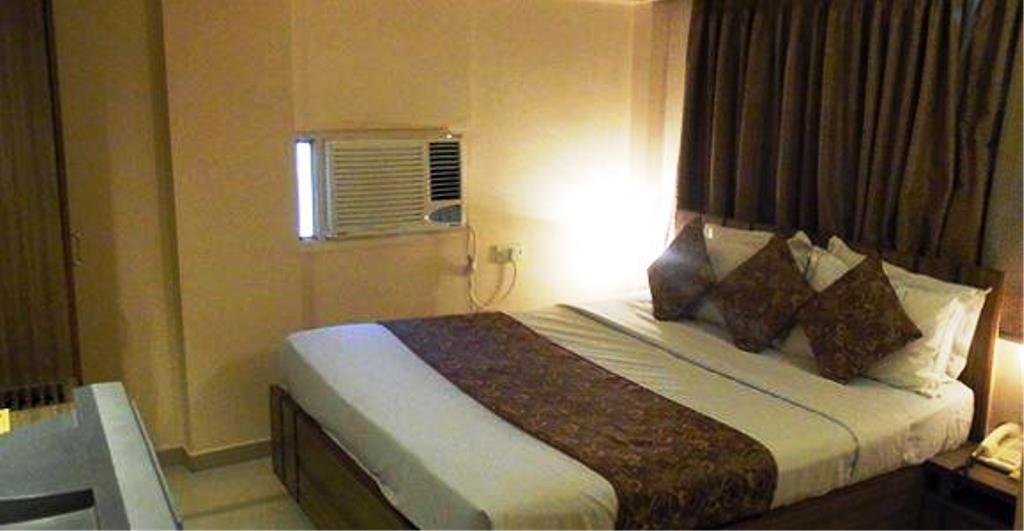 Hotel Eden Ahmedabad Exterior photo