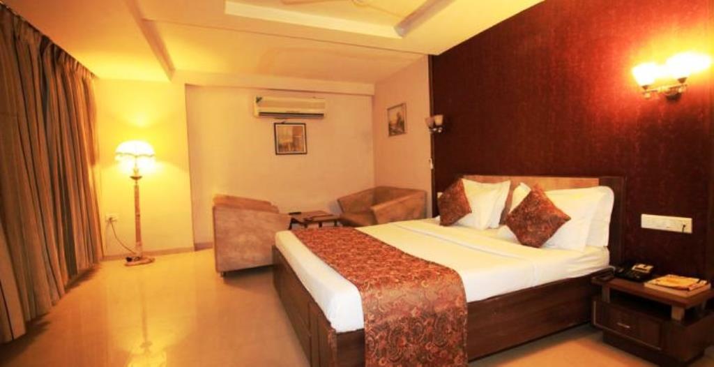 Hotel Eden Ahmedabad Room photo